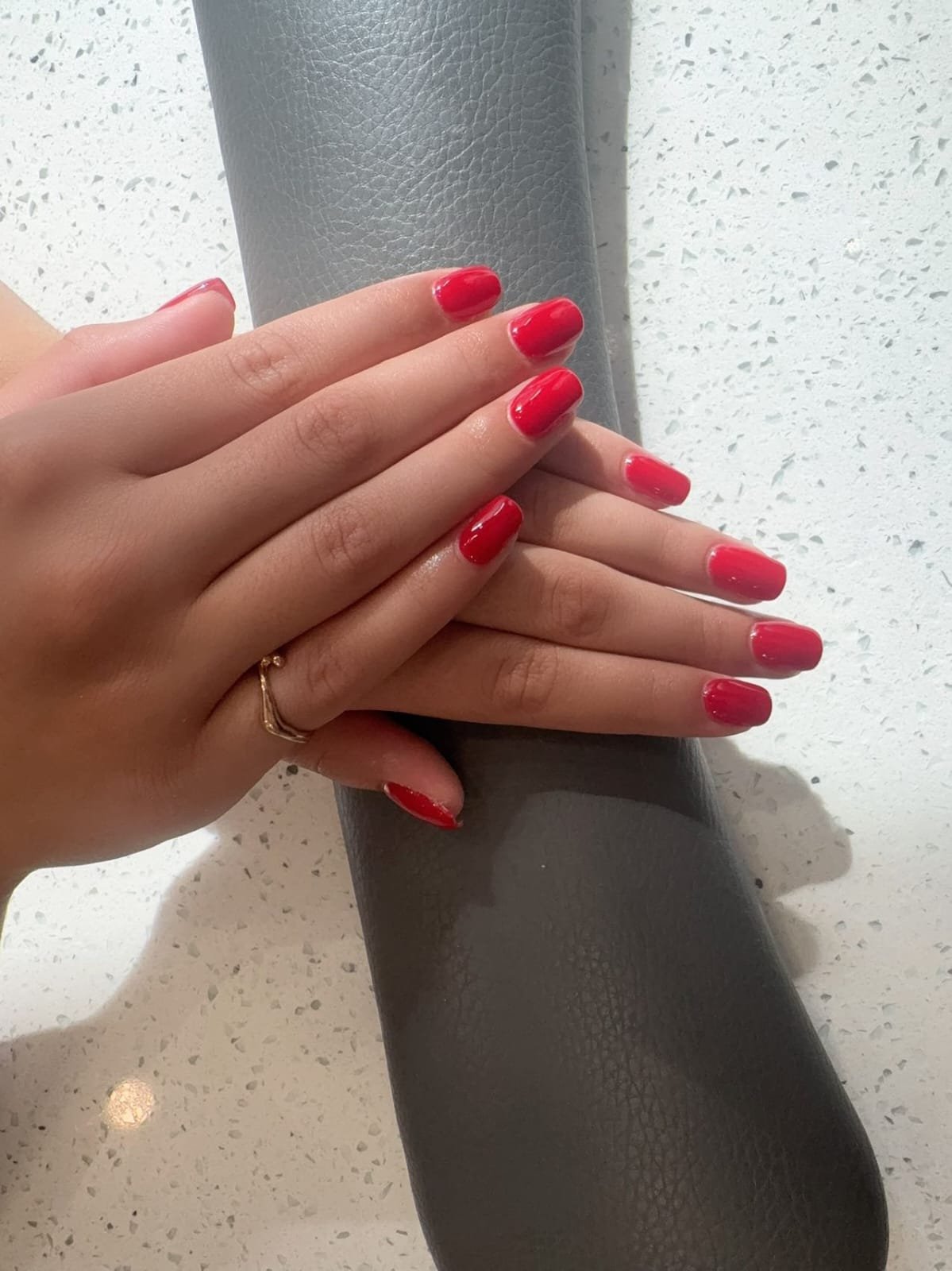 Manucure classique soins des ongles salon de beauté LEA BEAUTY